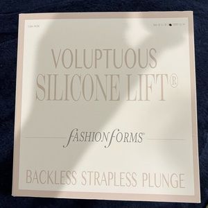Fashion Forms: Voluptuous Silicone Lift- backless strapless plunge